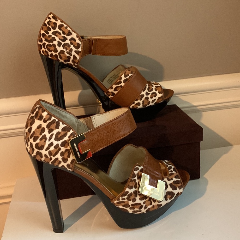 Michael Kors Beverly Calf hair animal Print Sandals - Picture 6 of 12